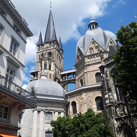 Διαμέρισμα Altes Rathaus Laurensberg By Interhome